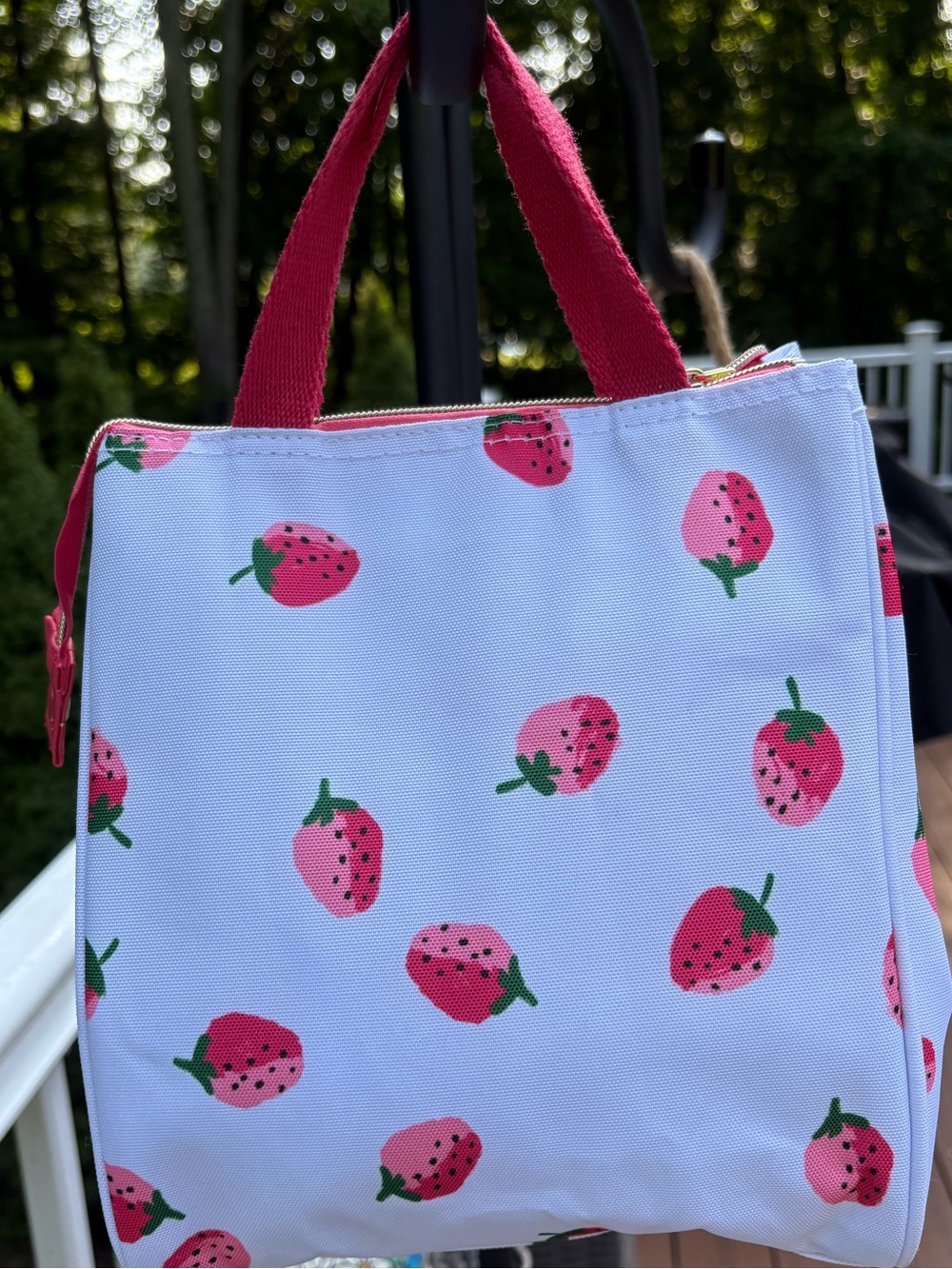 NWT Kate Spade Strawberry Lunch Bag - Picture 2 of 6